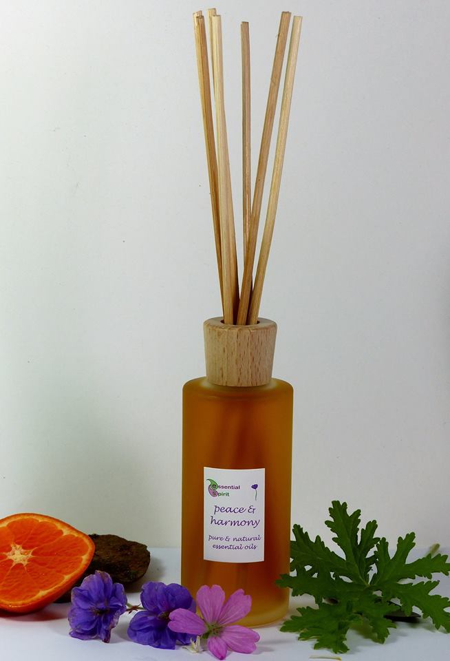 The third addition to the range by Essemtial Spirit - creating a balanced, relaxing, grounding effect. Geranium, mandarin, patchouli and cedarwood.