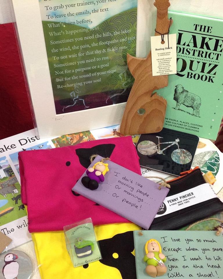 Lots of love for the handmade at Cherrydidi today. There's even mention of Christmas!! 🎄 Great gifts by our very talented artists.