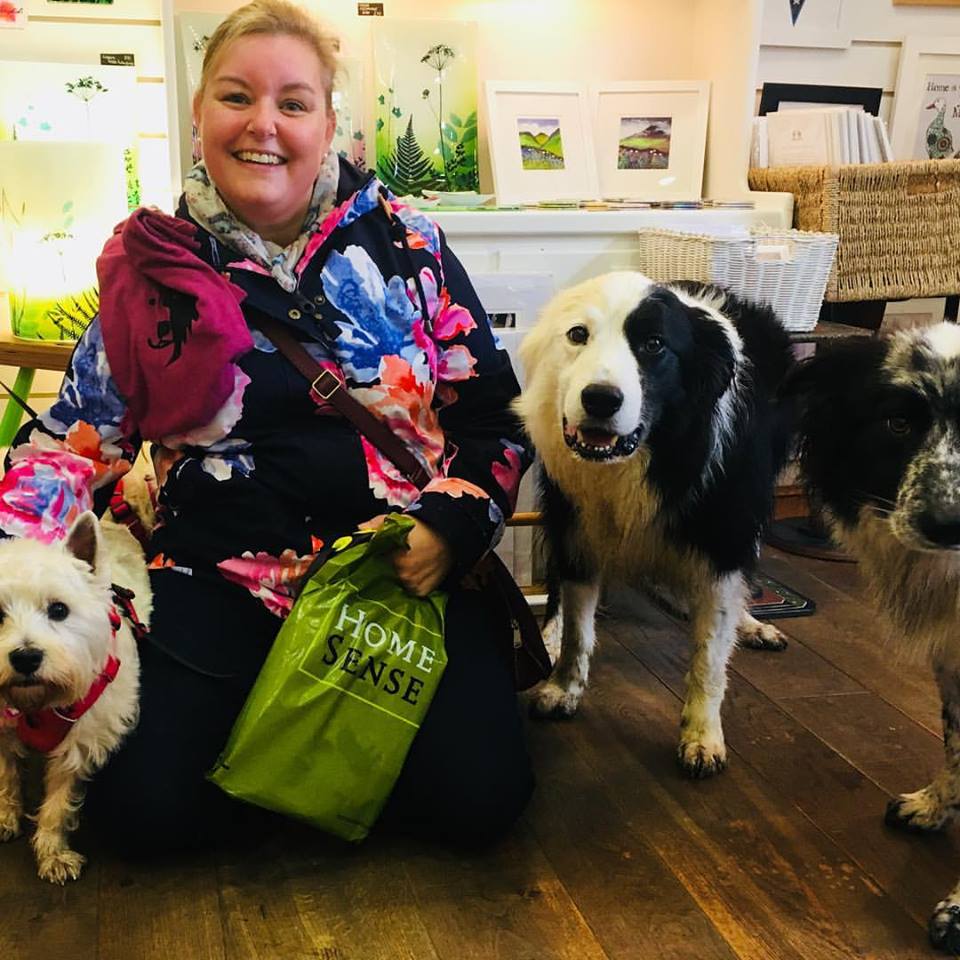 Westies, my besties. Good to see Willie, Rosie and Maggie (and of course their Mum and Dad)
