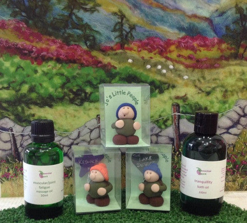 Are you a tired Little Walker? @Cherrydidi @esentialspirit have just the thing to help you relax 😊@notjustlakes