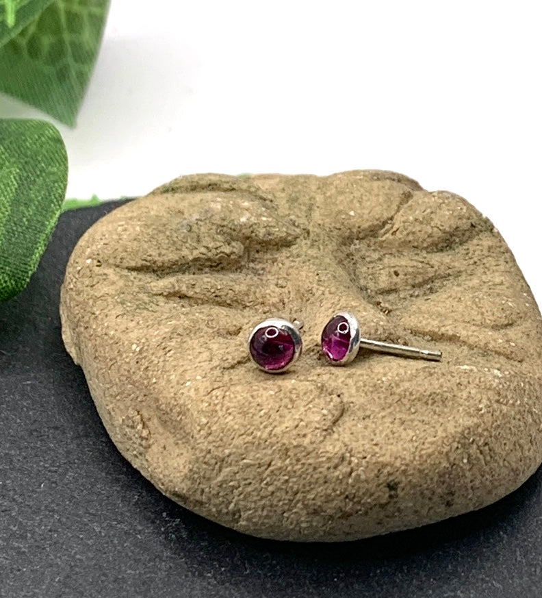 Teardroplet Studs - various gemstones